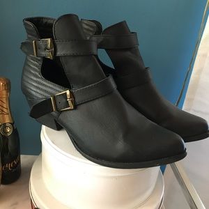 NWOT Booties with buckles